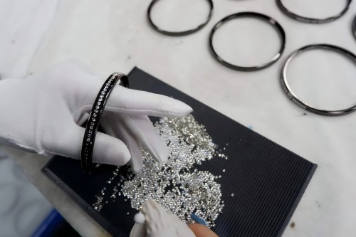 How to Make Enamel Jewelry